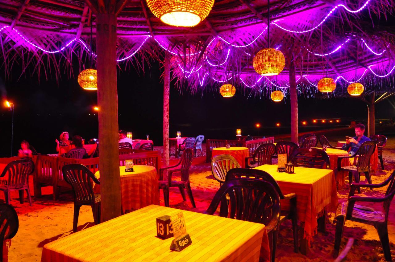 Hotel Blue Note Hikkaduwa Esterno foto
