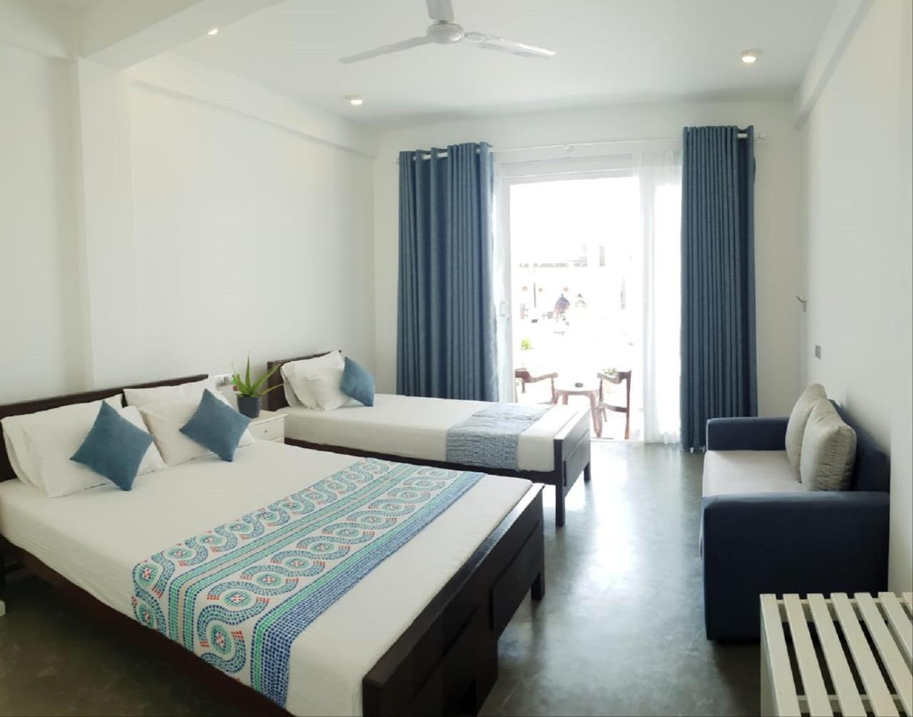 Hotel Blue Note Hikkaduwa Esterno foto