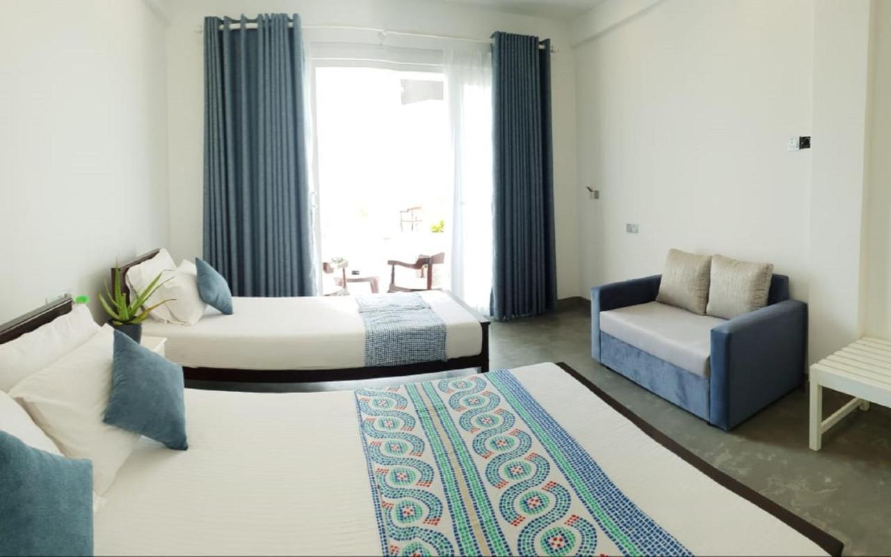 Hotel Blue Note Hikkaduwa Esterno foto