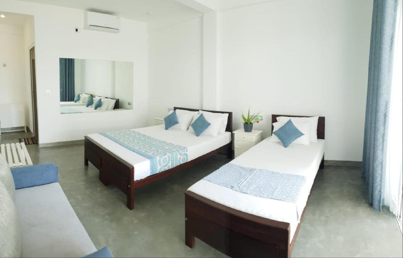 Hotel Blue Note Hikkaduwa Esterno foto