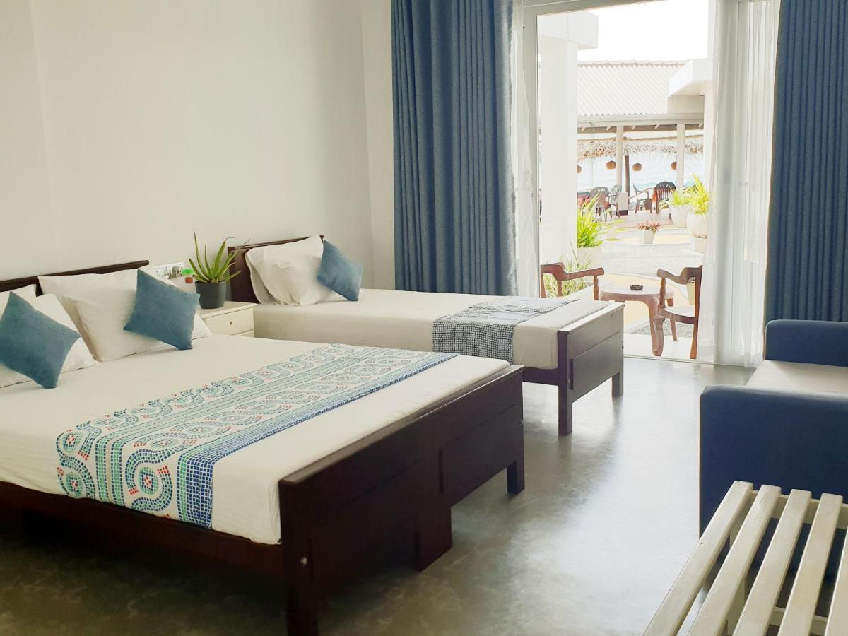 Hotel Blue Note Hikkaduwa Esterno foto