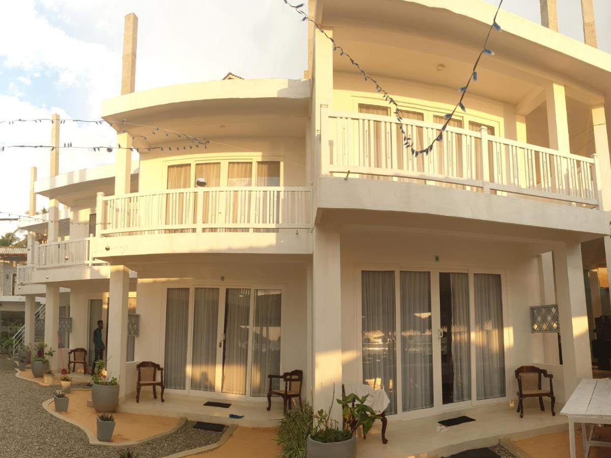 Hotel Blue Note Hikkaduwa Esterno foto